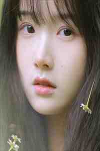 闺蜜将我卖到恶魔大本营，却不想我是恶魔老大白月光完结txt