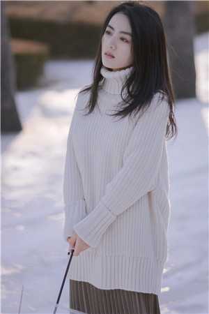 军官老公消失半年，厂花带娃暴富了男女主人公