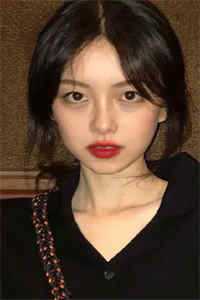 闺蜜将我卖到恶魔大本营，却不想我是恶魔老大白月光全章节