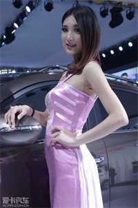 穿越后，我在高武世界绑定宝箱系统叶枫何紫菱全文完整版在线免费阅读小说